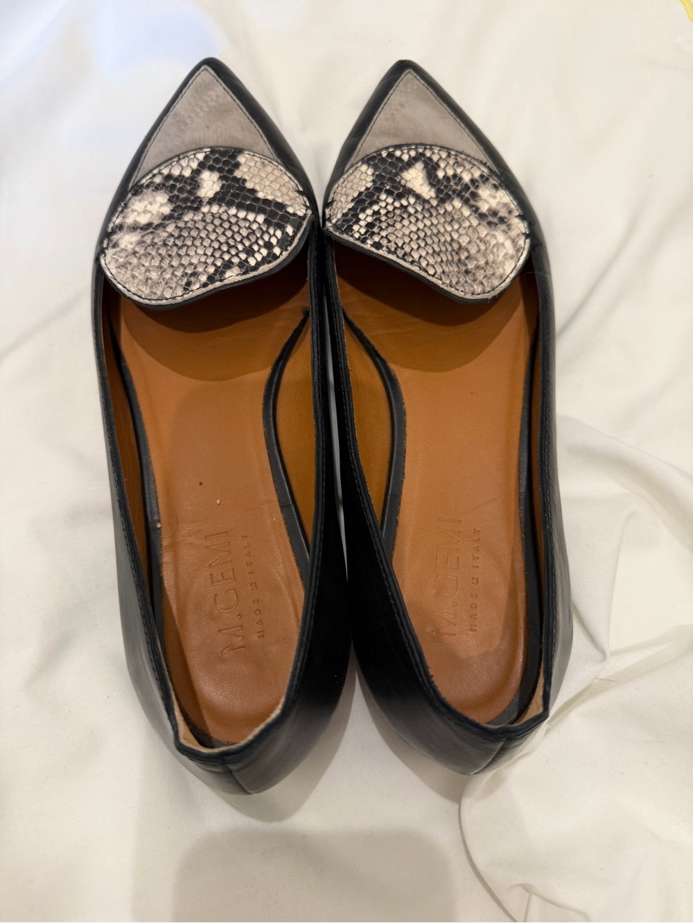 M. Gemi Navy and Gray Pointed Flats with Snake-Print Detail
